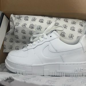 Women’s Nike pixel air forces